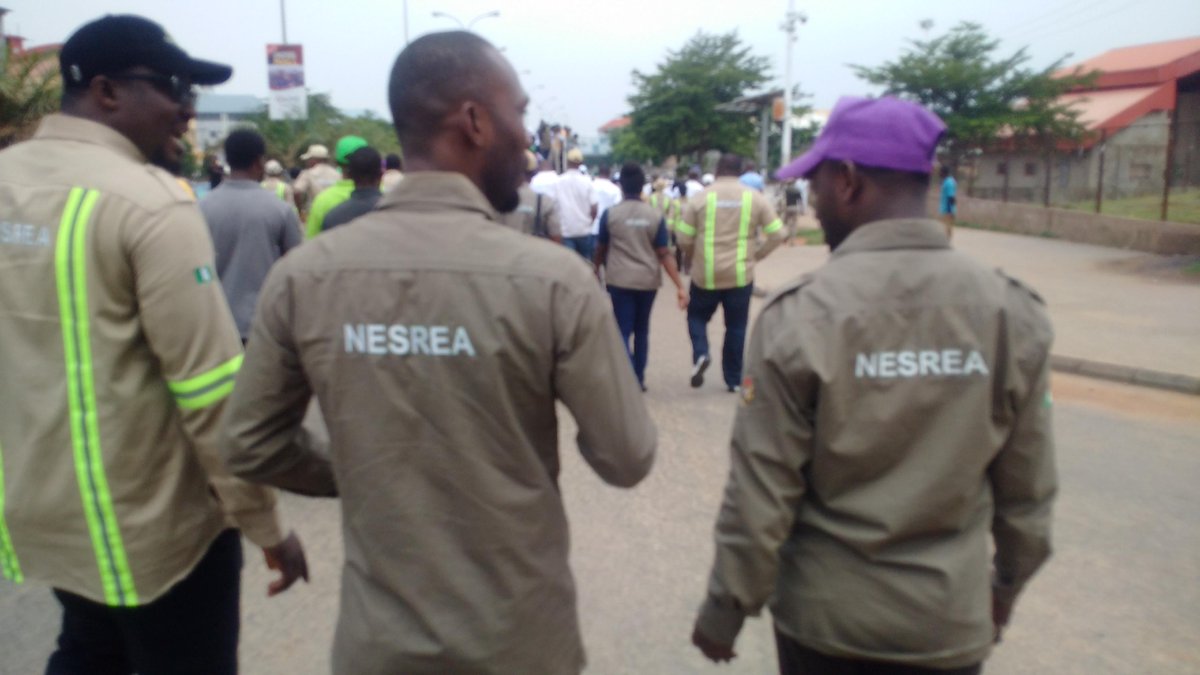 NESREANigeria's tweet photo. #BeatPlasticPollution Campaign #TheWalk led by the MOS @FMEnvng @iujibril & @dgNESREA
#WEB2018
@UNEnvironment https://t.co/iBDLDiHUUV