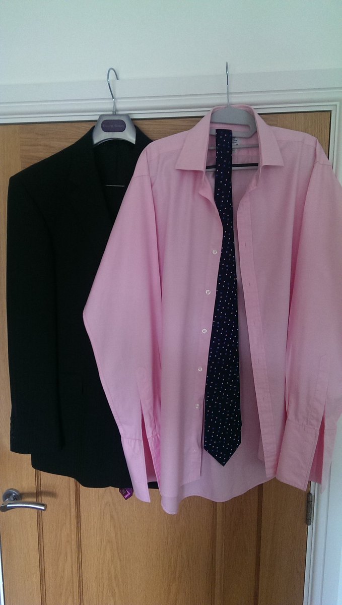 Get ready <a href="/YorksAmbulance/">Yorkshire Ambulance</a> , my pink shirt will getting an outing at tonight's <a href="/YASCFR/">YAS CFRs</a> awards dinner. #Party