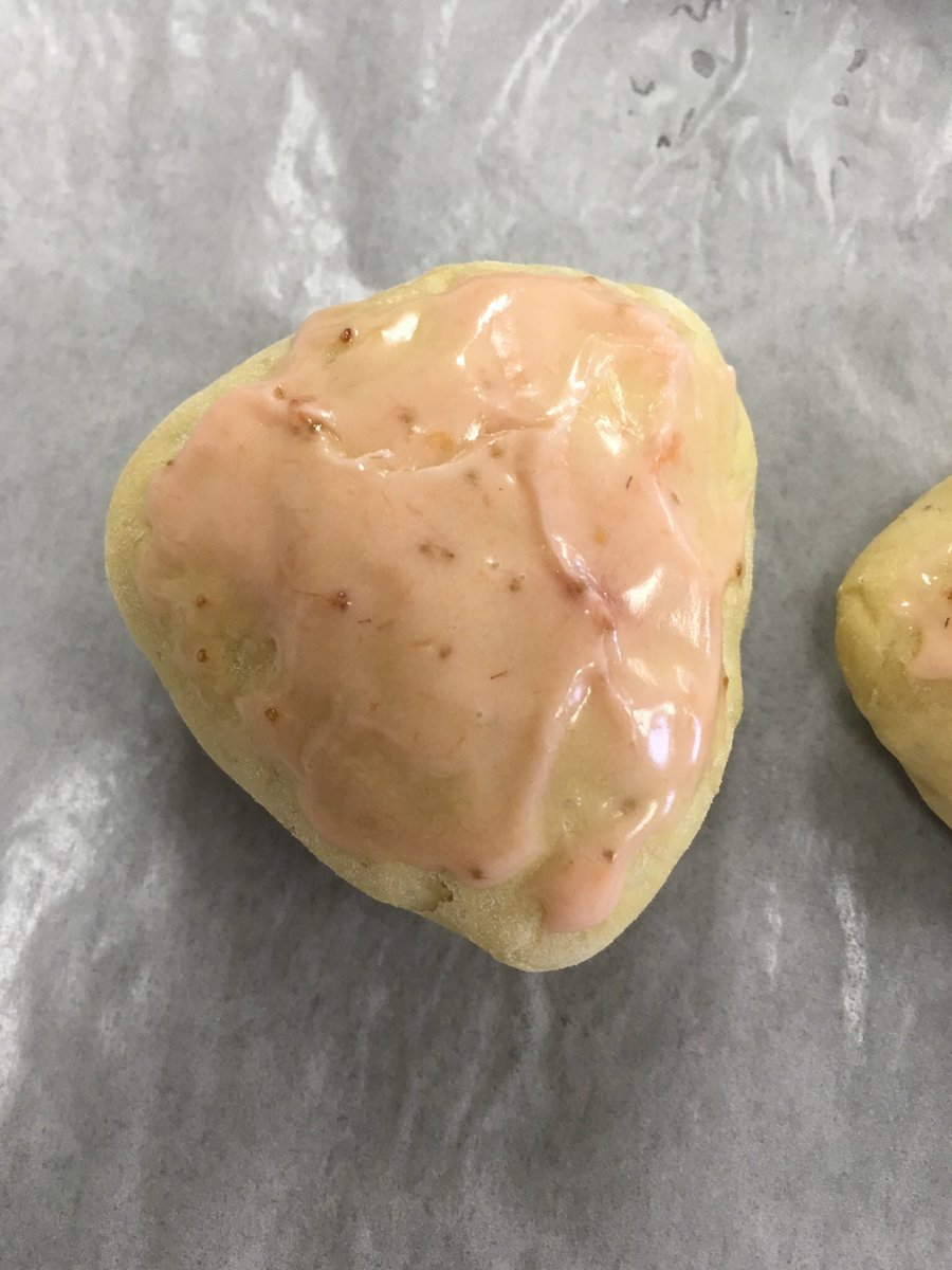 ট ইট র はる こんなふうにパンの表面をピンクにしていちごの味が残るようにしたいんですけど食紅使わずに何かいい方法ありませんか あと通りもんの餡に近い味の作り方ないですか
