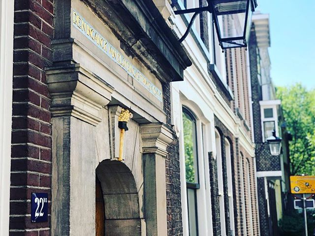 Strolling around in our wonderful city and discover new places is our favorite activity on a saturday. •
•
•
#saturdayfun #hiddenplaces #lookaroundyou #beautifulbuildings #utrechtcityguide #exploreutrecht #utrechtcityhotels #mariaplaatsutrecht #enjoy… ift.tt/2Linug2