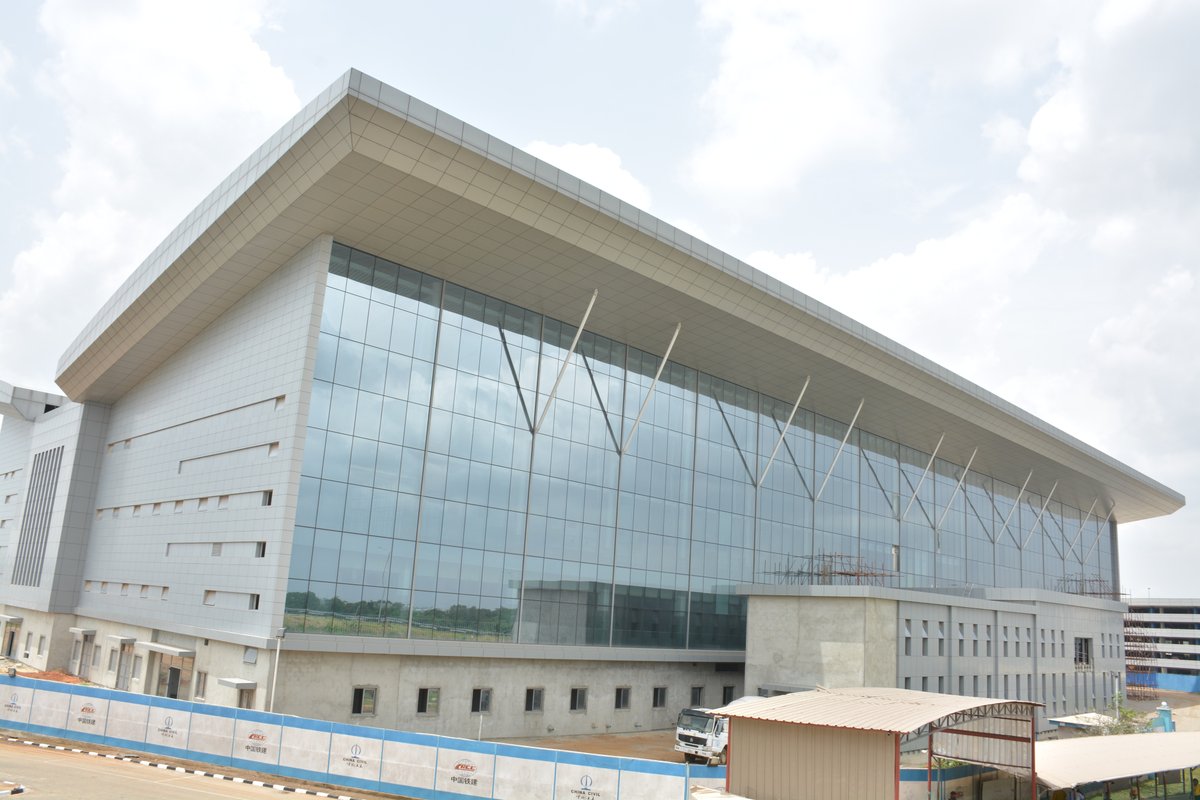 JackObinyan's tweet photo. #TheYearOfInfrastructure
Ongoing construction of new terminal, Murtala Mohammed International Airport, Lagos.
#PMBAtWork #SouthWesternNigeria https://t.co/2idSEbe8FM