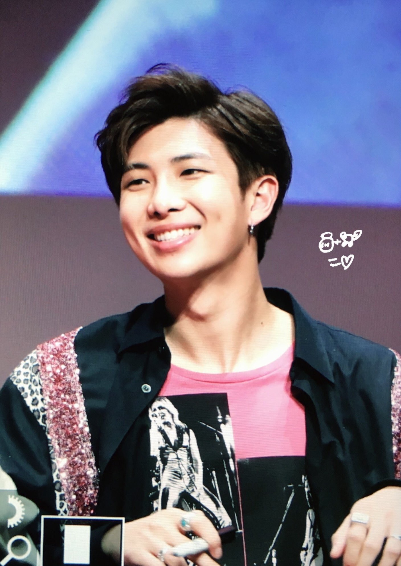 rm pics on twitter 180602 soundwave fansign previews rm pics on twitter 180602 soundwave fansign previews