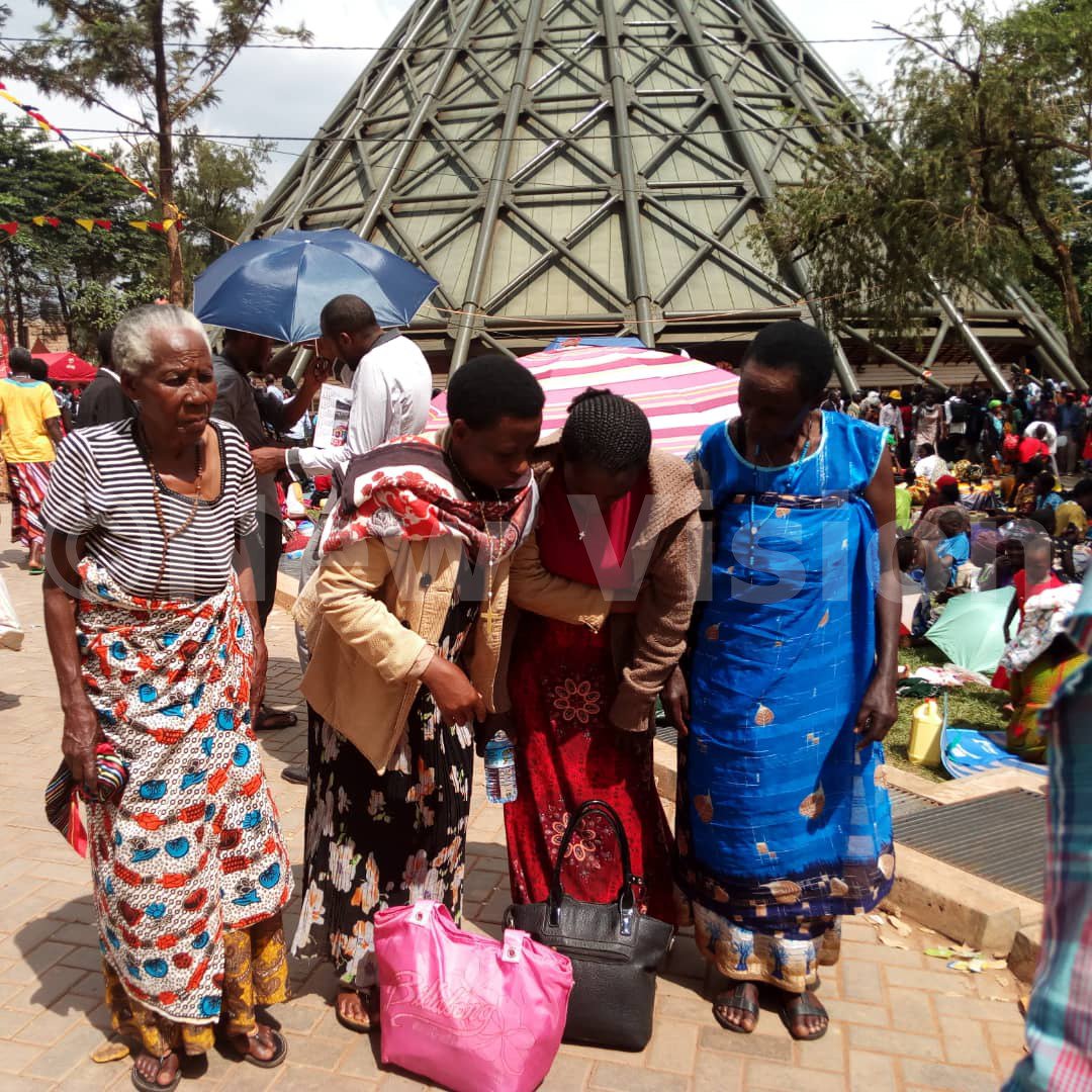 Situation at Namugongo: #VisionUpdates

The highest percentage of pilgrims from different parts of the country are already at Namugongo ahead of the #MartyrsDay2018 celebrations tomorrow. 

Pictures by Juliet Kasirye