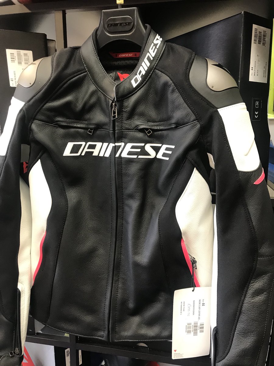 ecomotoltd's tweet photo. Dainese#chelmsford# https://t.co/gWYTj0EpLT