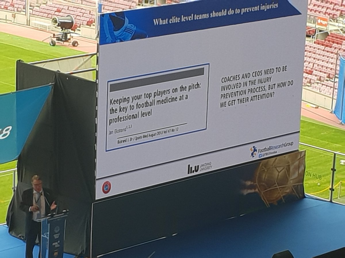 NicolvanDyk's tweet photo. Key messages from @JanEkstrand on what we need for successful injury prevention
➡️communication is vital
➡️involve players, coaches and CEO's in decision making
➡️be sport specific
➡️share experiences and work together
#FFMED @footballmed https://t.co/5eMDprQUYI