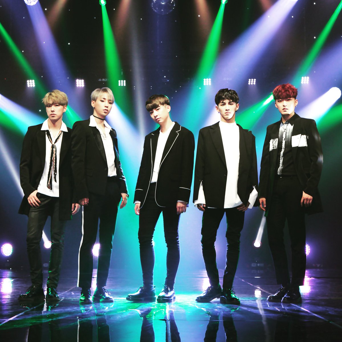 mfect_official's tweet photo. 【MFECT〜エムフェクト〜JUSTYOUリリース記念企画】このツイートが1,000RTされたらフォロワーの方から抽選で3名にサイン入り色紙をプレゼントします！https://t.co/UUjFS1LENN #mfect https://t.co/YIzOt80Mbt