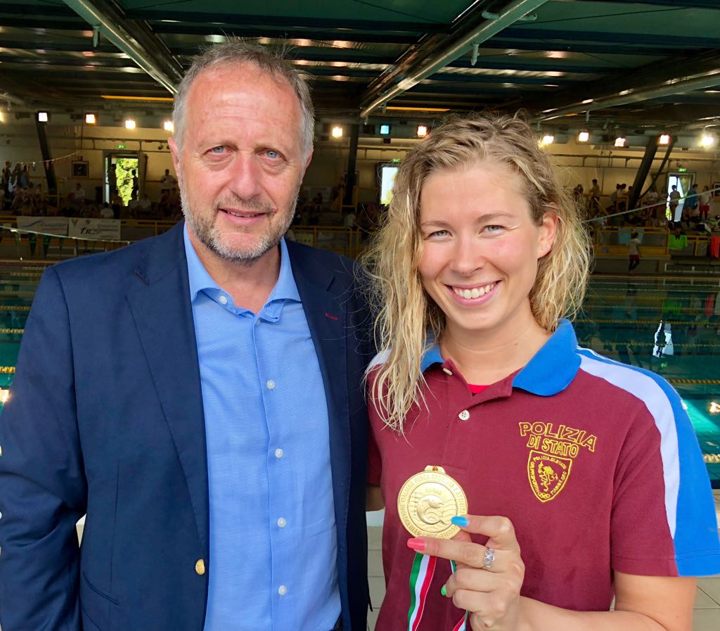Finswimming… hashtag on twitter Po li zi a di stato