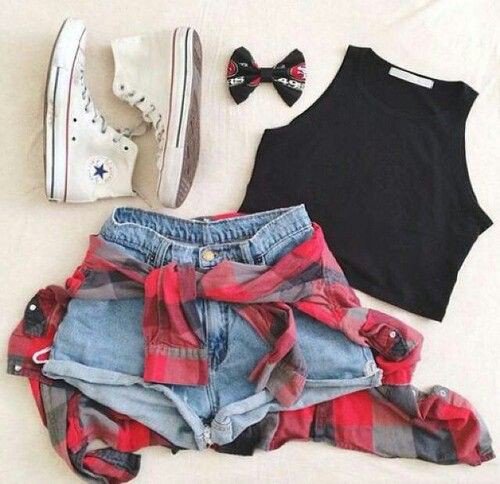 "Im going to look like an absolute unit in my new outfit and yall will appreciate my effort to grace you with the inability to wear anything other then warm colors."