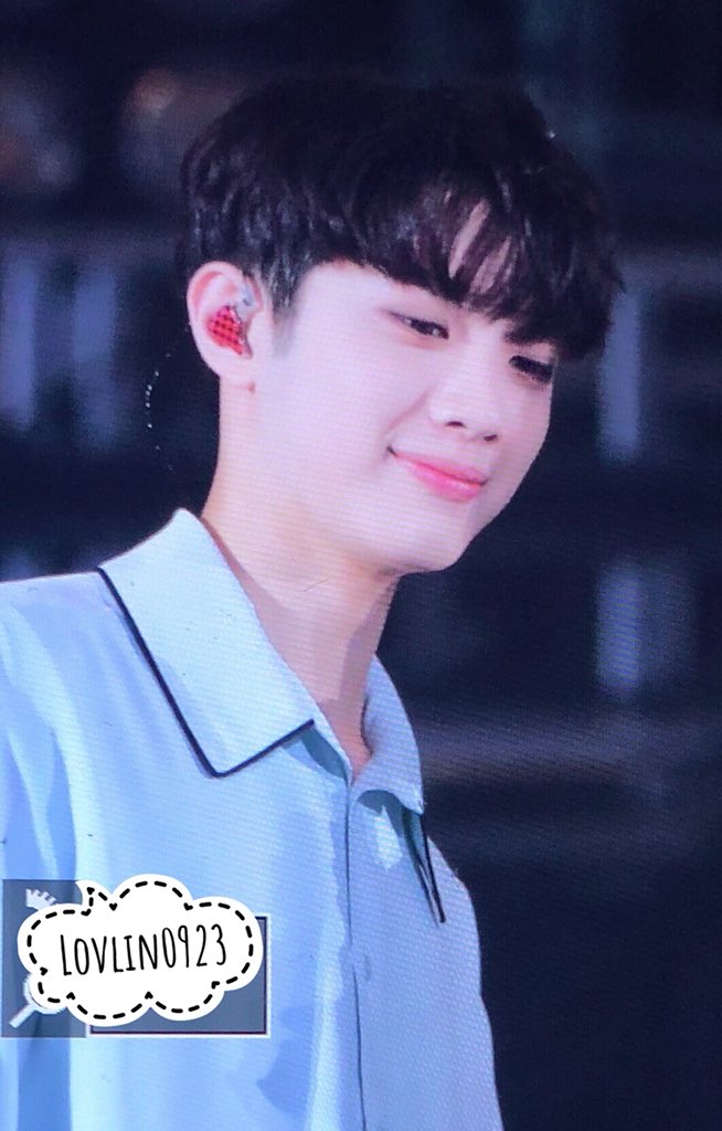 lovlin0923's tweet photo. 180602 gentle #워너원 #WANNAONE #라이관린 #LAIKUANLIN https://t.co/jKgjCHDqfw