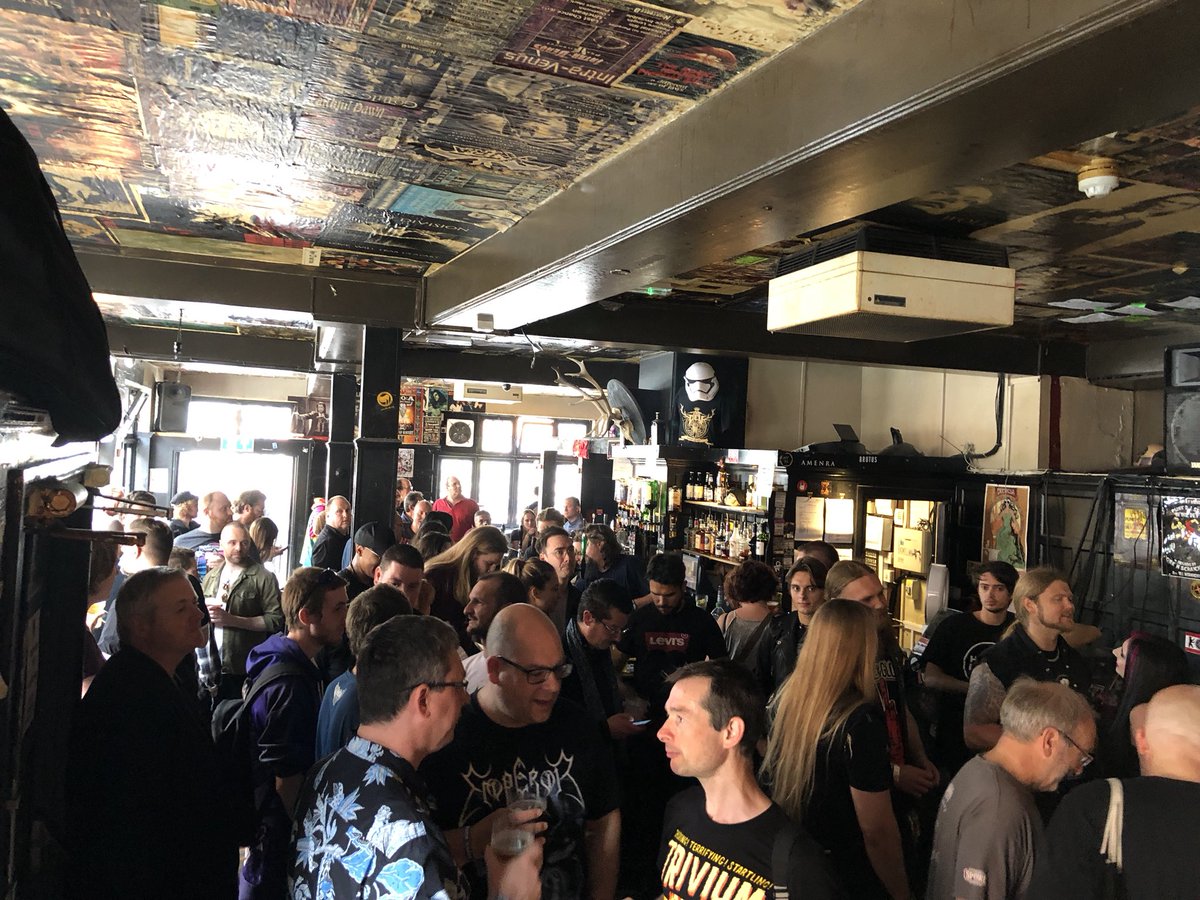 ViaDollies's tweet photo. And now it’s absolutely heaving! @CamdenRocksFest about to kick off in style @TheDevNW1 
Get here now! https://t.co/UMlTKZbxaw