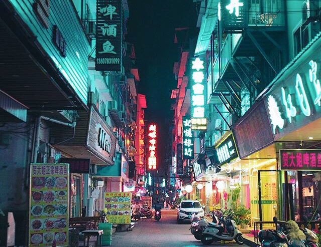 Kas just snapped this for us... he’s out on the latest trip with <a href="/AbbyHolland12/">Abby Holland</a>! 👀