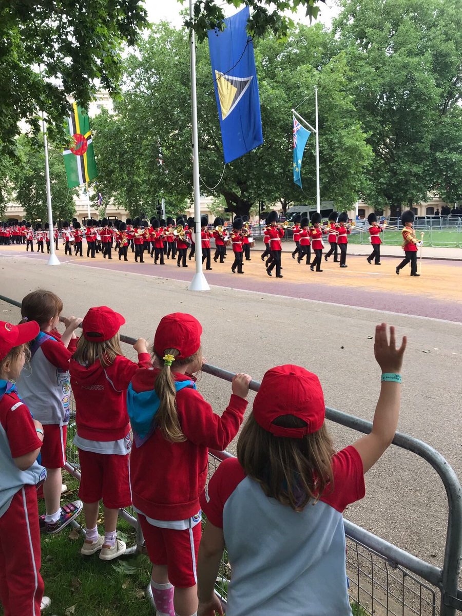 kjm1804's tweet photo. Fantastic time at the Colonel’s review with rainbows @Girlguiding @GirlguidingSWE @gguidingrberks https://t.co/0OAxguJkgz