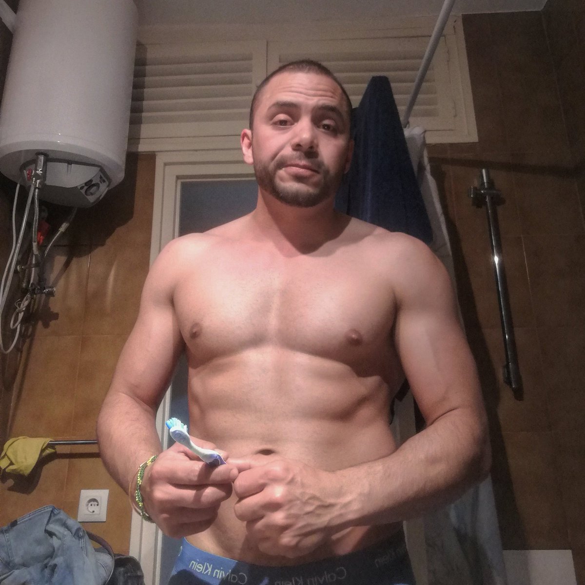 bagoas85's tweet photo. Buenos días!!! #dormircomodo #miasierton #sebusca🍆 https://t.co/bi3deiAq6j