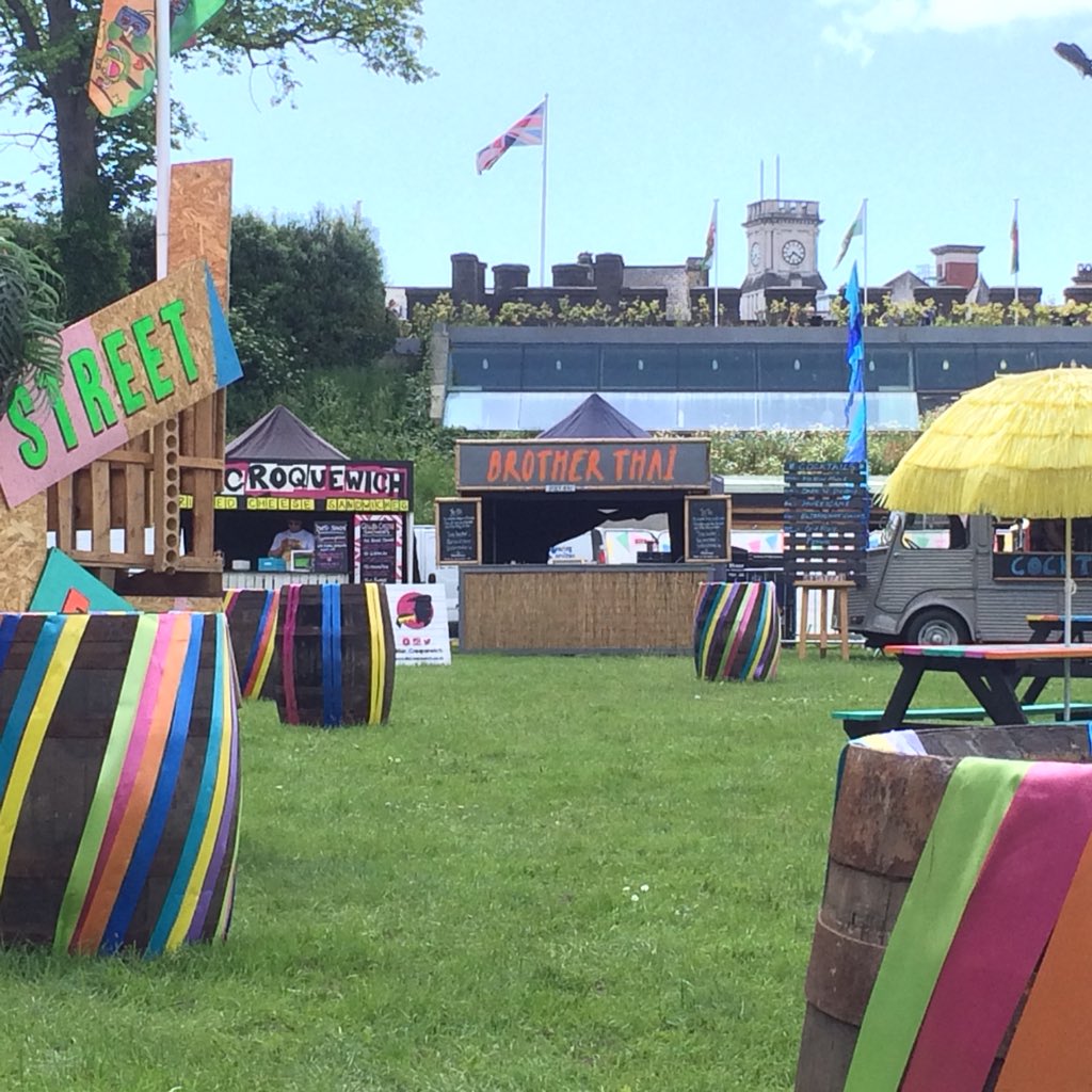 brotherthaiuk's tweet photo. Festival vibes happening at Depot In The Castle @DepotCardiff ! #sunny #streetfood #cardiff https://t.co/Db8vMDom0G