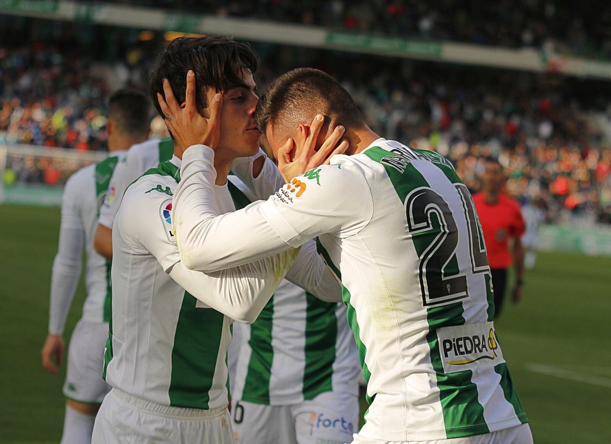 CordobaCF_ofi's tweet photo. RT si tienes el mismo sueño que nosotros.

RT si te vas a dejar el alma en El Arcángel.

RT si tu corazón es blanco y verde.

#CórdobaSporting 💚 #Sóloparavalientes https://t.co/fdwtn9AlWY