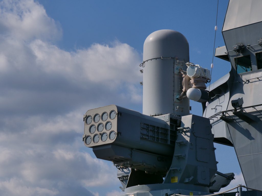 skprancham's tweet photo. メカ萌え
わかる方向けwww
2018/06/02
#いずも #護衛艦いずも #SeaRAM #CIWS #ops50 https://t.co/twB9Ld1e4M