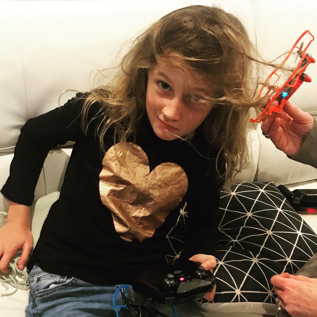 gabbistubbs's tweet photo. All fun and games until someone loses a drone!
#dronewars #hairwars #neededahaircut #pilotfail #brotherlylove #drone #shedoesntfly https://t.co/CgR8CSto51