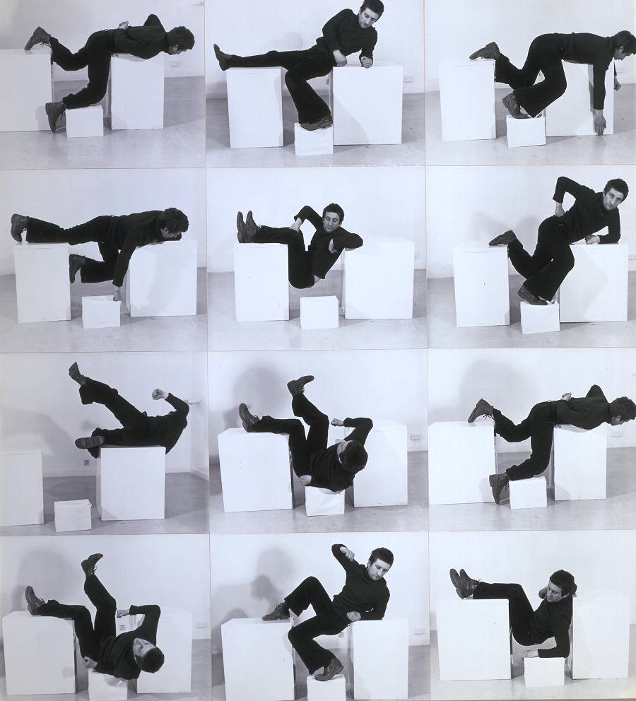 Tate's tweet photo. #WorkoftheWeek: McLean's poses are an ironic &amp; humorous commentary on what he considered to be the pompous grandeur of large plinth-based sculptures.
Now on display in Ken's Show @tateliverpool​: https://t.co/HiVAD8argV https://t.co/rzw9sKUwsj