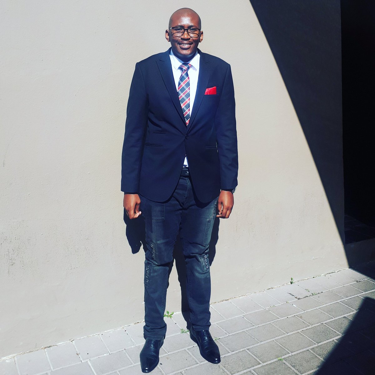 MothoFelaOnX's tweet photo. "Only a prepared speaker  is allowed to be confident" Yep! That's me today!   
 
#EntrepreneurPuzzleSummit #SirLekalaSpeaks #ManOnAMission #ChangingMindsets #Invadingeverywhere #TheNextLevelLifeStyle #TheNextLevelbook https://t.co/8anDfYOPYP