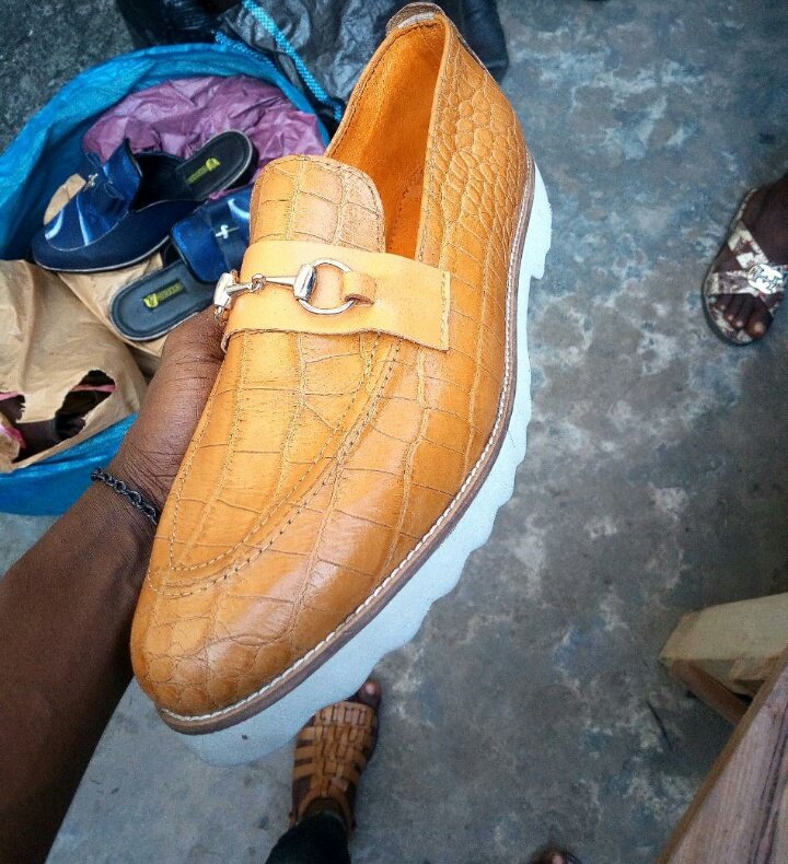 fwpcollection's tweet photo. The possibility is high. 
White high sole -  Light brown -  Loafer. https://t.co/HoZMXo7xV8