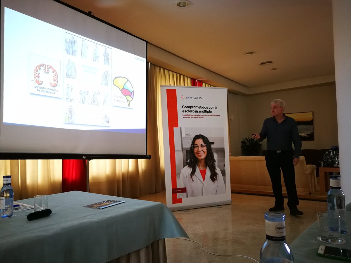 miguel_arag's tweet photo. @AngelPSempere presenta el libro "#EsclerosisMúltiple: Preguntas y respuestas para pacientes y familiares" elaborado por grandes profesionales y personas relacionadas con #EsclerosisMúltiple @fundcerebro @UA_Universidad @NovartisSpain @anaiegea @majilo66 @PilarHerraiz3 @Juditdi https://t.co/yEjBUMGEaF