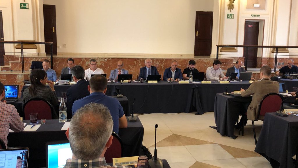 raiguade's tweet photo. Hoy en Asamblea general del @cgcfe trabajando en positivo xra Más y Mejor #Fisioterapia #cgcfe @ColFiCat https://t.co/JKX8v8RZjx