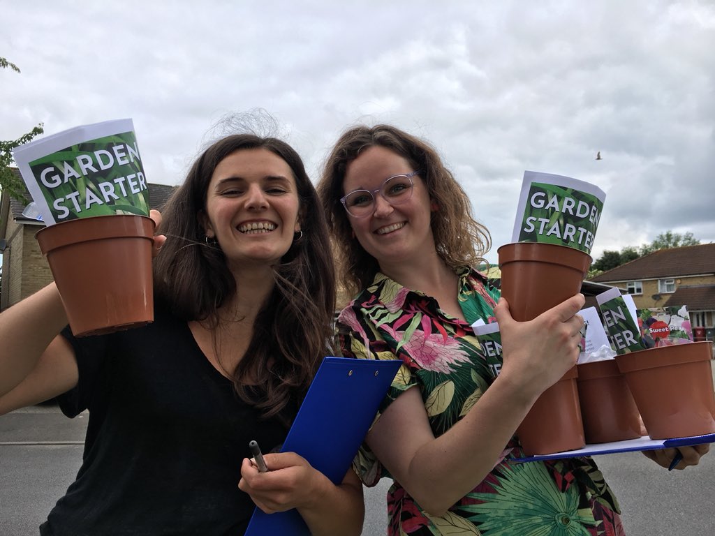 TWC_Projects's tweet photo. #Community #Gardening with a twist! Delivering gardening starter kits to residents at Moray Drive #slough for @ThamesValleyHA with the fabulous @riannehouba @laurammacartney  and @sarahcreates https://t.co/ffVI9rftx1