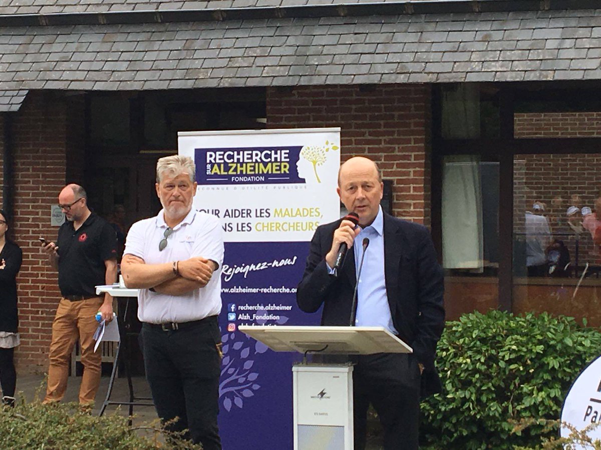 Alzh_Fondation's tweet photo. Merci au généreux et fidèle groupe #Loiselet & Daigremont qui a organisé pour la 3e année consécutive son tournoi de #golf au profit de la Fondation ! + de 70 personnes ont participé et 6880 € ont été récoltés pour soutenir la recherche sur #Alzheimer. https://t.co/oIEMhMghiZ https://t.co/4VdMa9LD8H