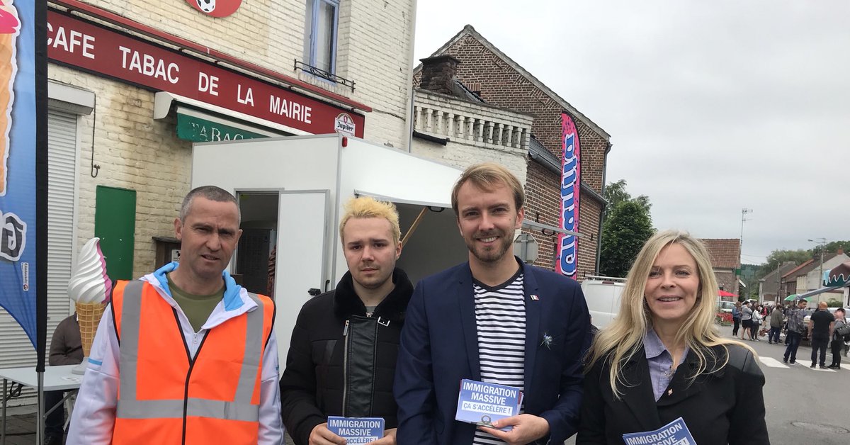 guillaumefl59's tweet photo. Nous sommes présents à la brocante de #Flines-lès-Mortagne pour annoncer le #RassemblementNational 🇫🇷🇫🇷🇫🇷 https://t.co/m3FZdIN2At