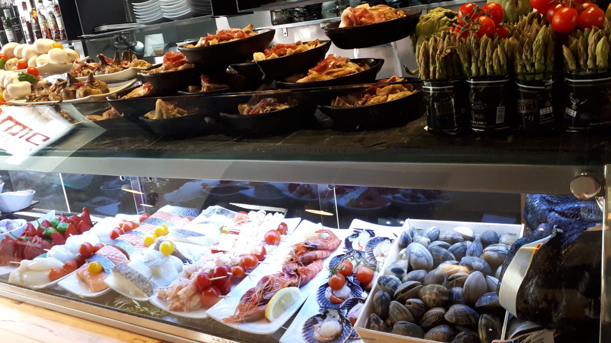 ElDynamicBar's tweet photo. Dissabte a tope! Tot a punt! Recorda que no tanquem cuina! 
#ElDynàmicBar #ElDynàmicFood #cuinanonstop https://t.co/abiQ1gCBx6