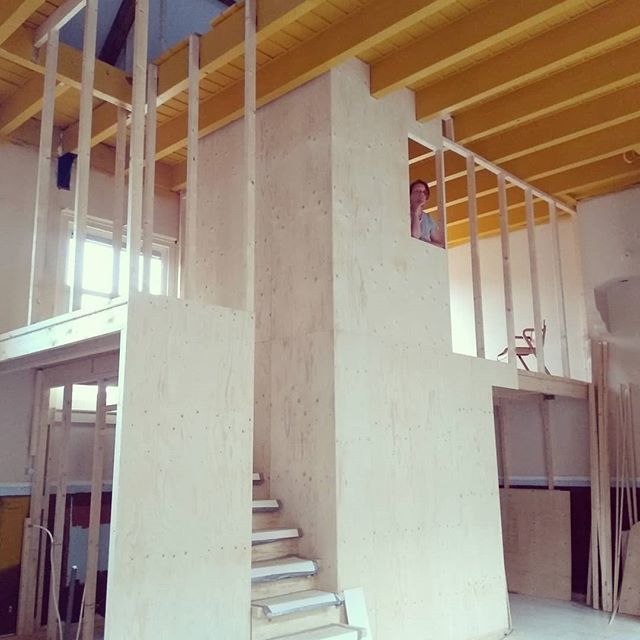 HarcoRutgers's tweet photo. Op naar de volgende trap... #klussen #nieuwehuis #entresol https://t.co/9u88O2W6Ug