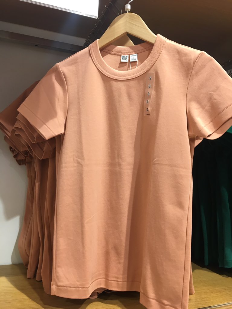minibabechi's tweet photo. เสื้อนุ่มๆของuniqloมีสีใหม่เป็นสีแซลมอนออกพีชๆ น่ารักเว่ออออ พึ่งสอยมาแฮ่กๆๆๆ https://t.co/tXJceYAdSK