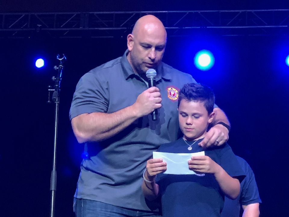 IAFFLocal65's tweet photo. Knoxville Firefighters Association concert. 1964 Beatles cover band. 
$20k to St. Jude
$15k to U.T. Cancer institute
$10k to Red Cross of East Tn.
$10k to mobile meals
$5k to Camp Phoenix 
Thank you all for the support
#community #kffawork #1964
#local65 https://t.co/kyoj5adb8f