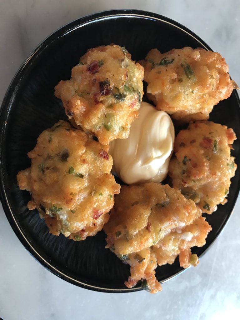 Chef_meacham's tweet photo. Tasty tapas last night 😋 https://t.co/vInx7xtA6T