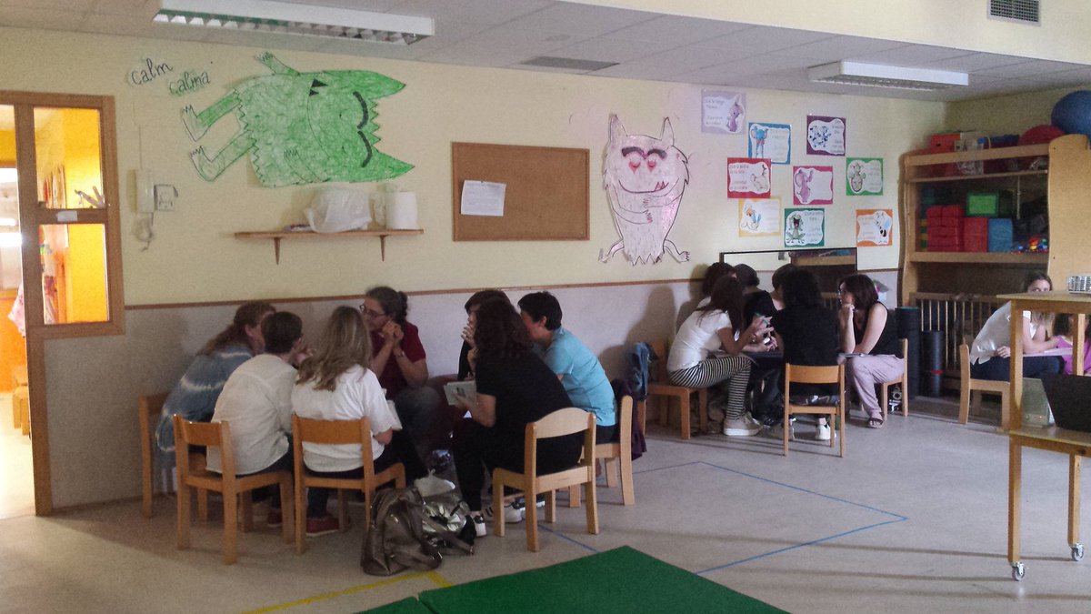 apincaspe's tweet photo. Reflexionando cómo llevar al aula la atención la atención plena #educaspe #Caspe #Mindfulness @dgafprofesorado @cifemazaragoza https://t.co/DWgI60ZZkU
