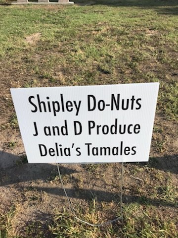 memorialhs2018's tweet photo. Oooh Shipley's!  Thank you for supporting our senior class. #MemorialGraduation2018 #seniorstangs2018 #nosiestafiesta https://t.co/x78avGQTmL