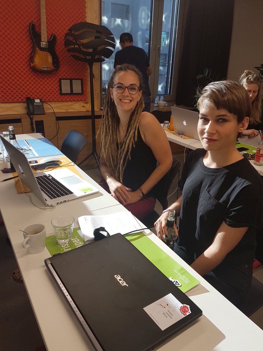lidiapanio's tweet photo. #UX Design ladies here!  @DariaBabco @DreadTopf ;) Seeing foward for the crunchy features. #forwardfestivals #happy #womenintech #uxplayground @UXPlayground @AdobeXD https://t.co/WvxyXxzZuy