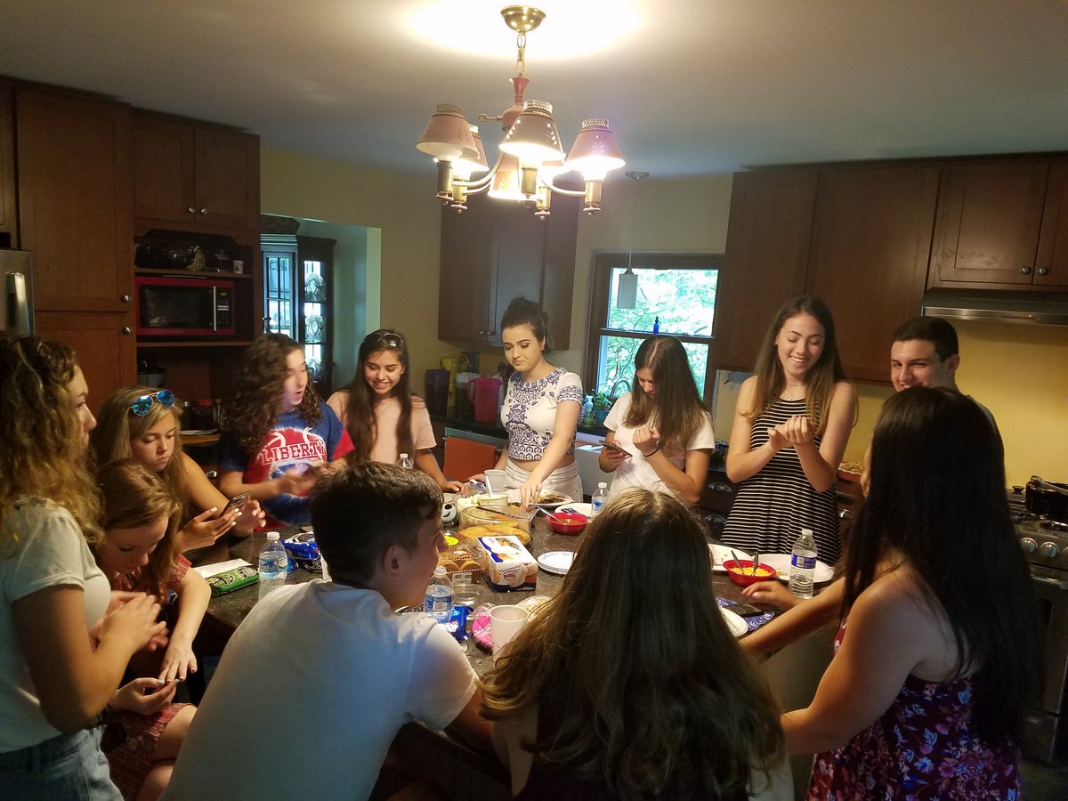 Mrs. Bednarik tweet media