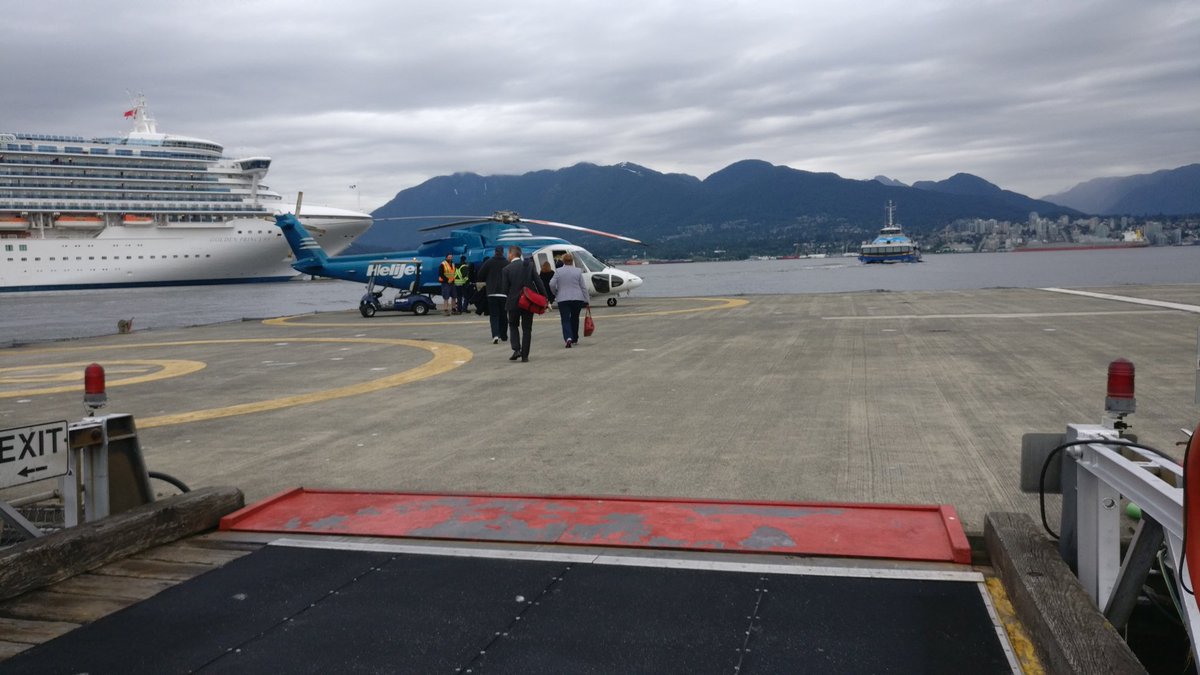 DCDollo's tweet photo. We only travel in style at #SplitMangoRacing. Thanks for the ride @Helijet #mastersracing #nationals  #raceday @splitmango @VictoriaCycling https://t.co/h1uOM5PqOn