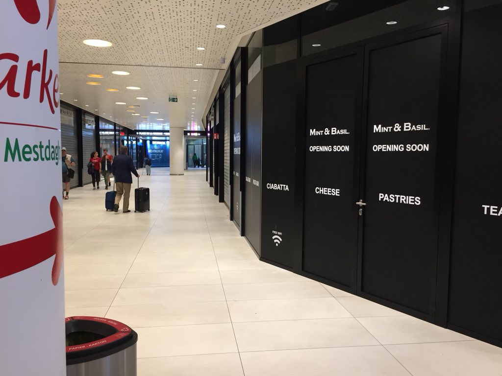 dbstones_be's tweet photo. Ouverture du Mint &amp; Basil à la nouvelle galerie Place de la Monnaie The Mint #marbre #biancocarrara # deco # Bruxelles #Brussels #metro debrouckère #themint #cafe. #vascobelo #www.dbstones.be https://t.co/zaak9V4li2