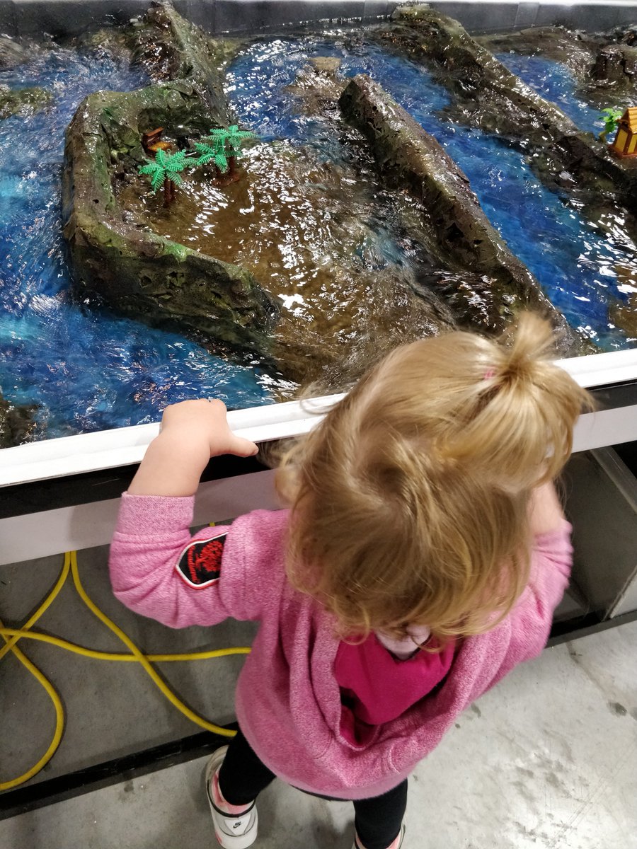 Collaborators at their best :D! @tinkertruck <a href="/MakerExpo/">Maker Expo</a>