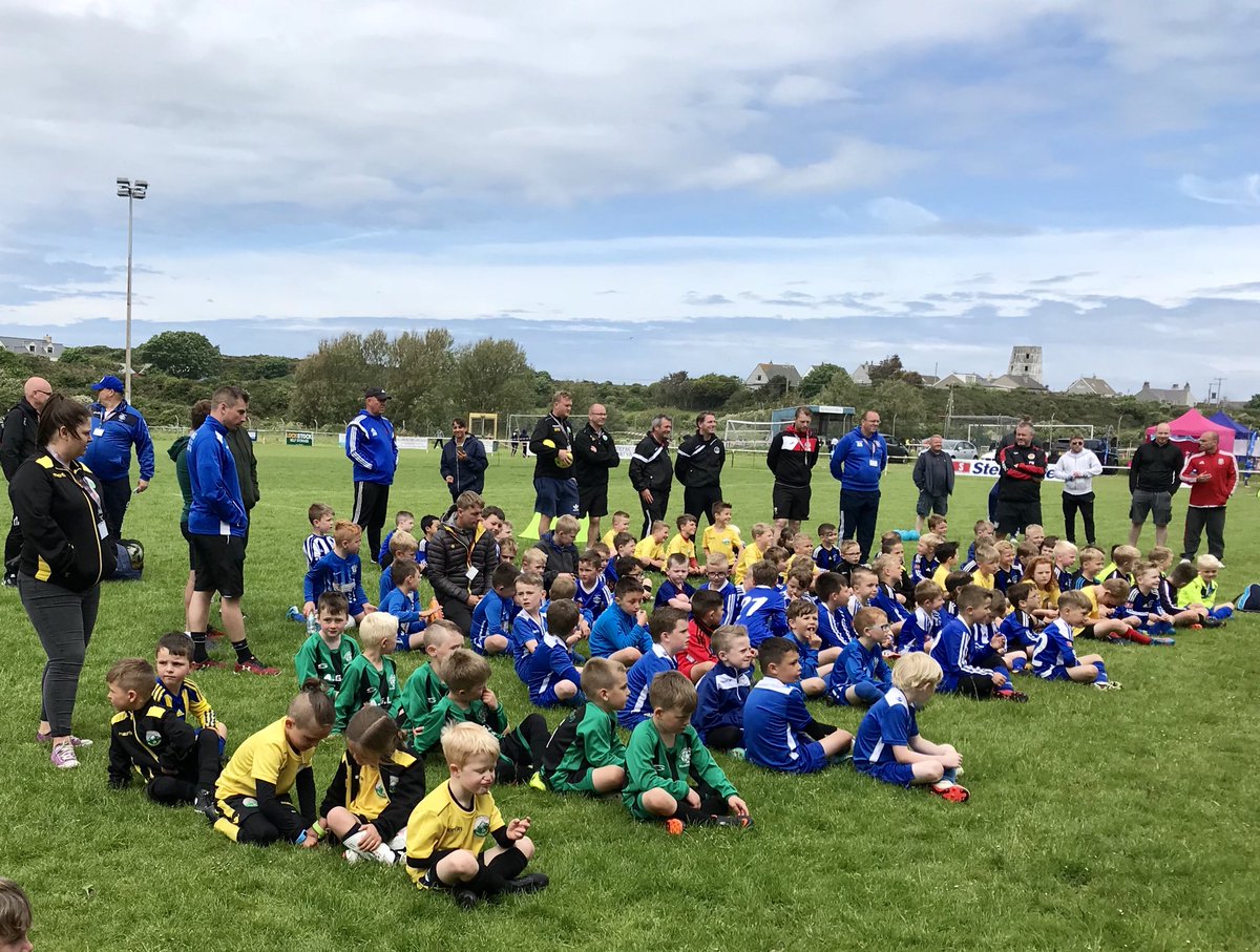 HHPYFC's tweet photo. Fantastic reception from the under 6’s and 7’s. Great attitude from the little stars. #HHTourney2018 https://t.co/K3ppK7rJ12