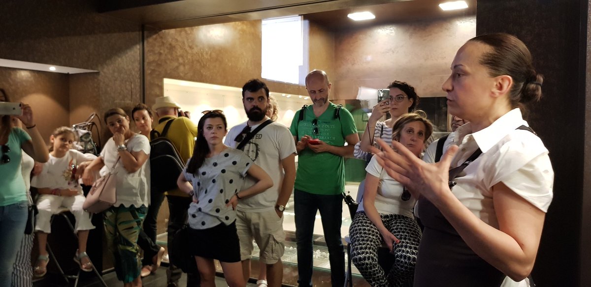Matera2019's tweet photo. Lievito madre, grano padre (rigorosamente del territorio) e acqua. I 3 ingredienti magici necessari a realizzare l'elemento principe non solo della gastronomia, ma soprattutto della storia della città dei Sassi. #BreadwayMatera #matera2019 https://t.co/hJblaPRQW1