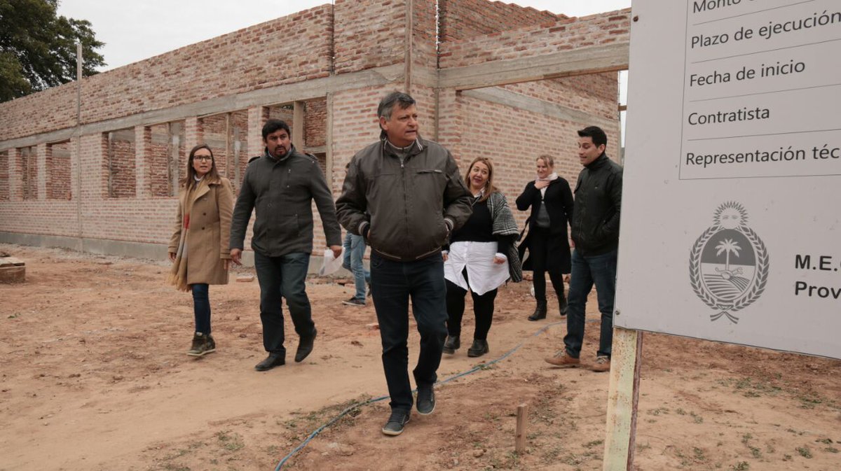 domingopeppo's tweet photo. Seguidamente, recorrimos obras en ejecución, como la refacción integral del #puestosanitario y el edificio de la EEP Nº780 y la EES Nº135. Queremos que todos los #chaqueños tengan #oportunidades vivan donde vivan. https://t.co/faK5Bd71Jq