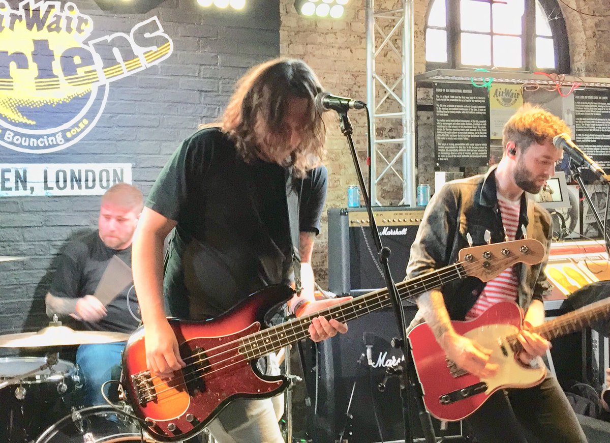 petewilson64's tweet photo. Intimate gig with @MalloryKnoxband at @CamdenRocksFest Dr Martins Boot Room .... excellent !! 👏🤘 https://t.co/qUTUczeS81
