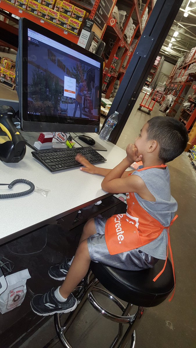 CMags85's tweet photo. HAPPY SATURDAY!! Early in the morning with my lil man! #MyPrinceCharming #MyBlessing #HomeDepotWorkshop https://t.co/s6M817oZjM