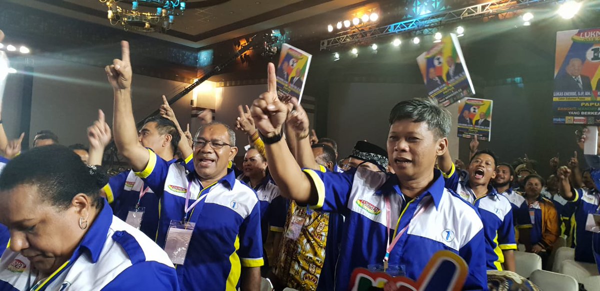 m_natsirdmokrat's tweet photo. Bravo Papua menang menang menang #DemokratS14P #SATUju @PDemokrat @CarolusBolly @SupandiRsugondo @zarazettirazr @panca66 @didiklpambudi @wartapolitik @AHYTheNext @peppycandra @husnizarhood @SWasinthon @MrReady3 https://t.co/vb12txQNXT