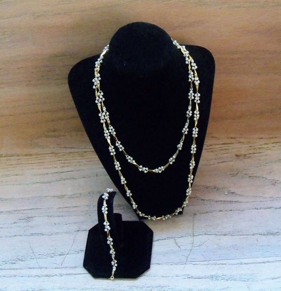 maryhigley1's tweet image. In my #etsy shop: Vintage #NecklaceandBraceletSet #2Strands #Pearls #GoldToneMetal #Wedding Jewelry Bridal Party Prom Gift for Her etsy.me/2LeYNRq #jewelry #goldtone #wedding  #whitefauxpearls #vintagejewelry #vintagejewelryset