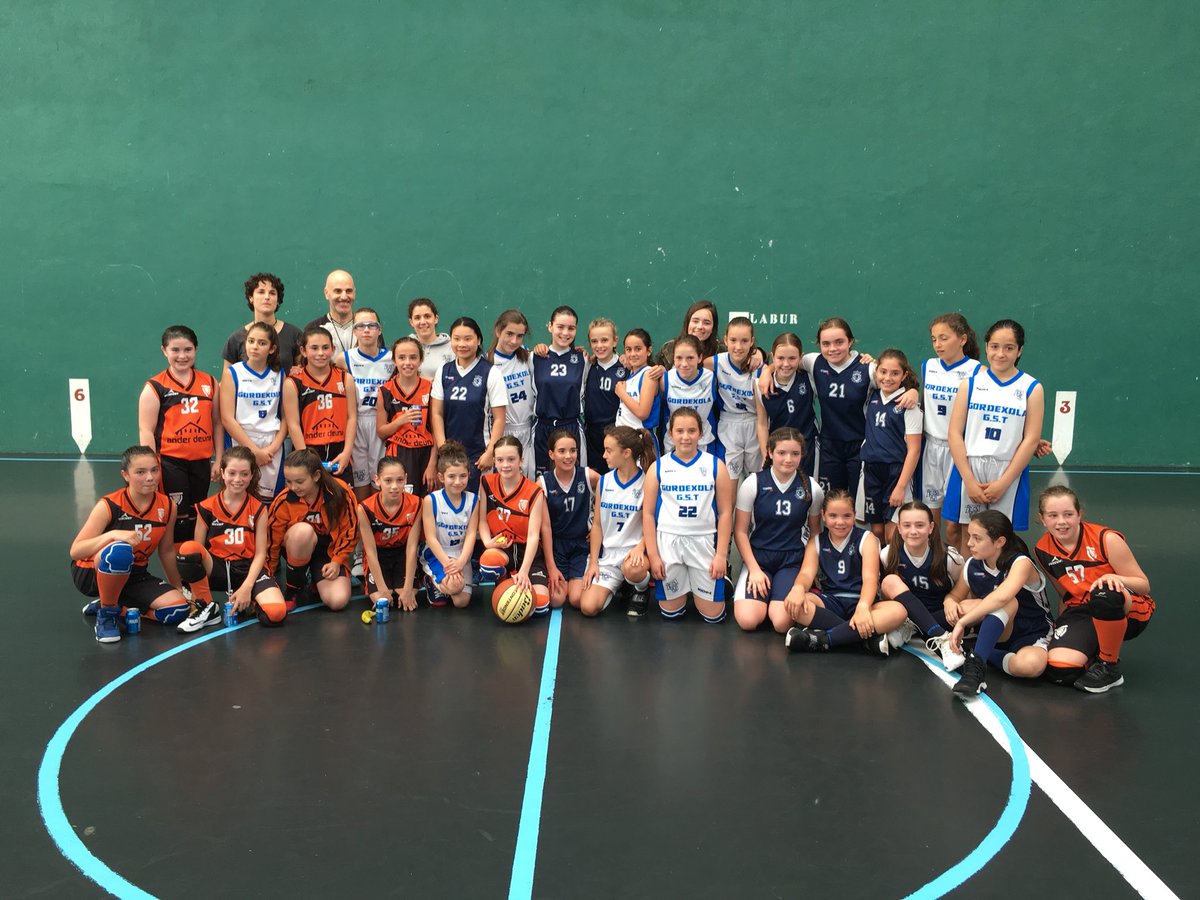 Torneo MINI fin de temporada con @AnderDeuna, <a href="/purezademaria/">Pureza de María</a> y <a href="/Gordexola_ST/">Gordexola_ST</a>