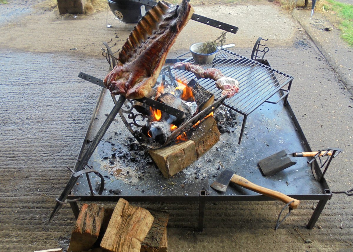 CraftFoodLondon's tweet photo. Now THIS is a #BBQ: Come try for yourself at our next #Asado #Masterclass & channel your inner #Mallman https://t.co/h9q3fh4tzd - perfect gift #experience for #fathersday #NationalBBQWeek
Still time to win a place too by uploading your #BAPTA video at the @NationalBBQWeek site https://t.co/KdDkIAwLP0
